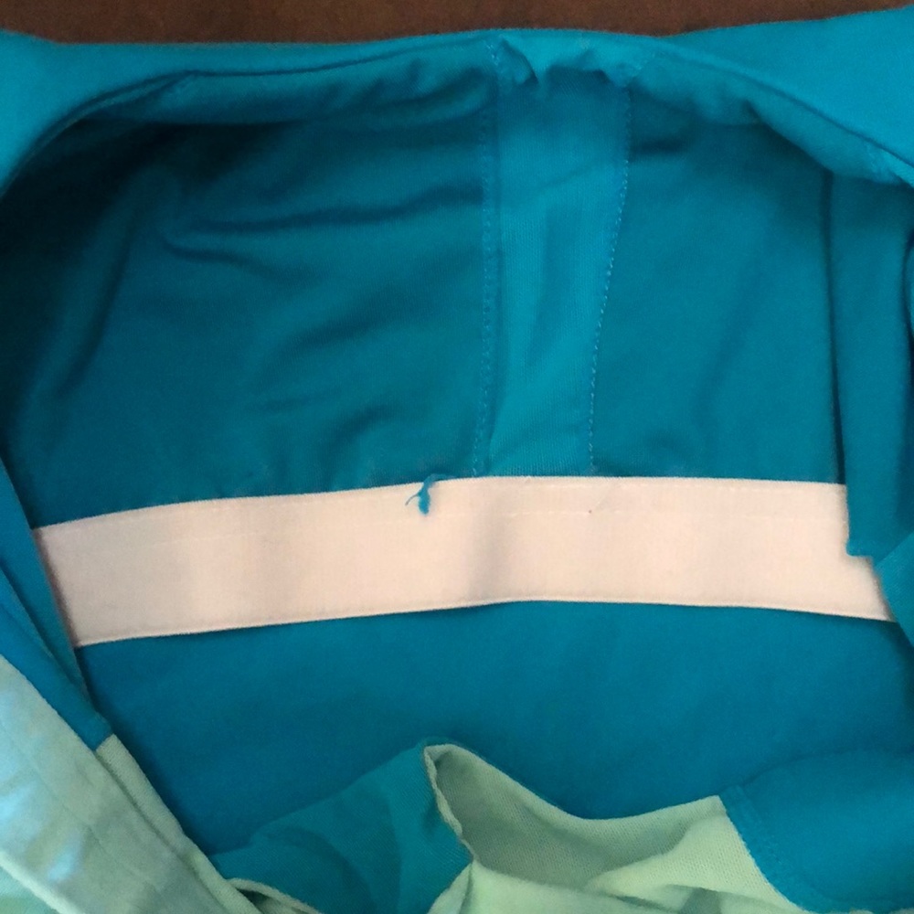Workout top - Picture 4 of 4